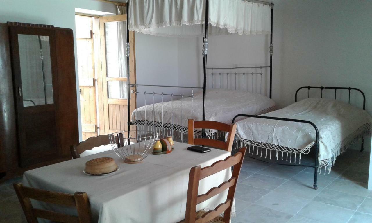 Christiana'S Stone Studios ปาโน เลฟคารา ภายนอก รูปภาพ